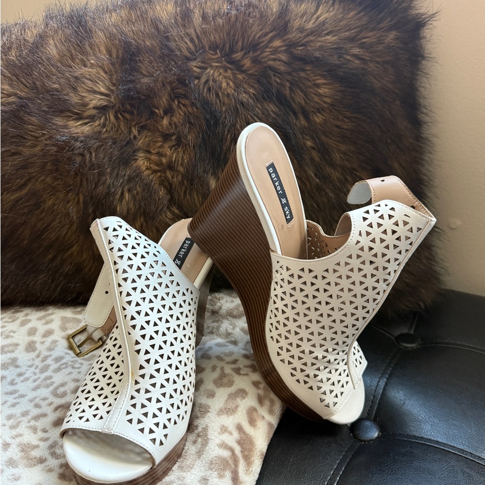 Bandolino Cream and Brown Wedge Sandals